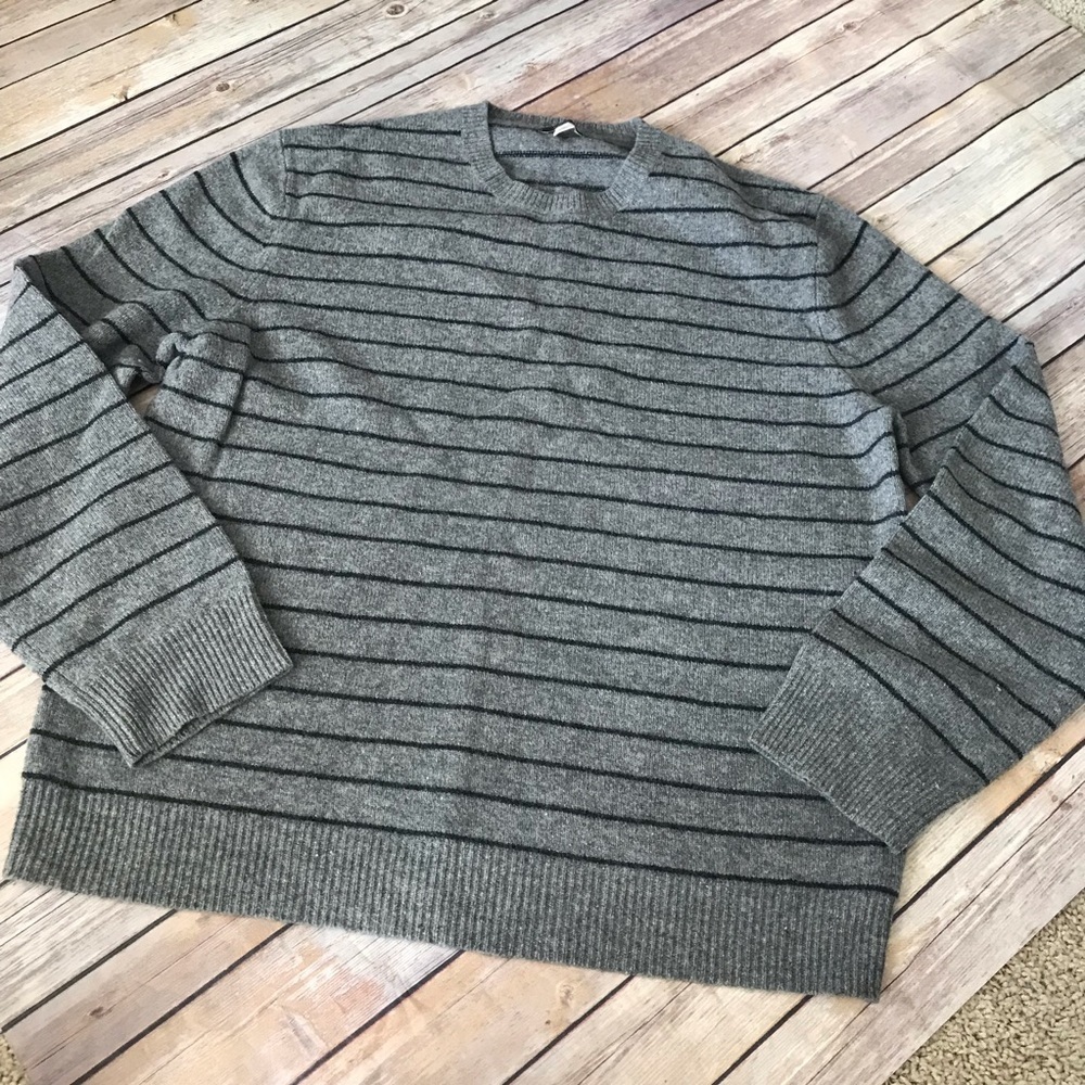 Express men’s 100% lambs wool sweater XL